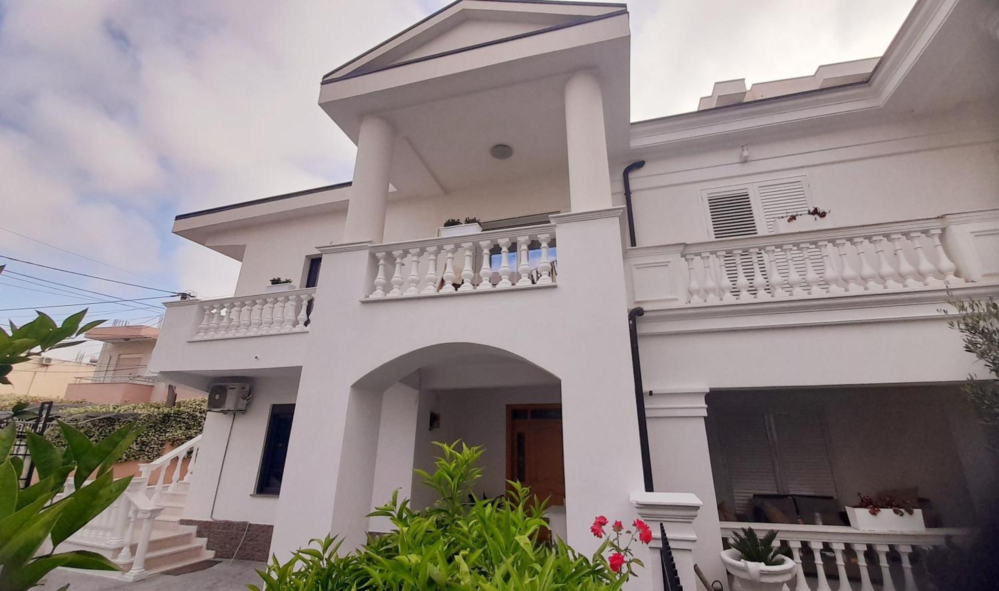 Villa Kurti ดูร์เรส ภายนอก รูปภาพ
