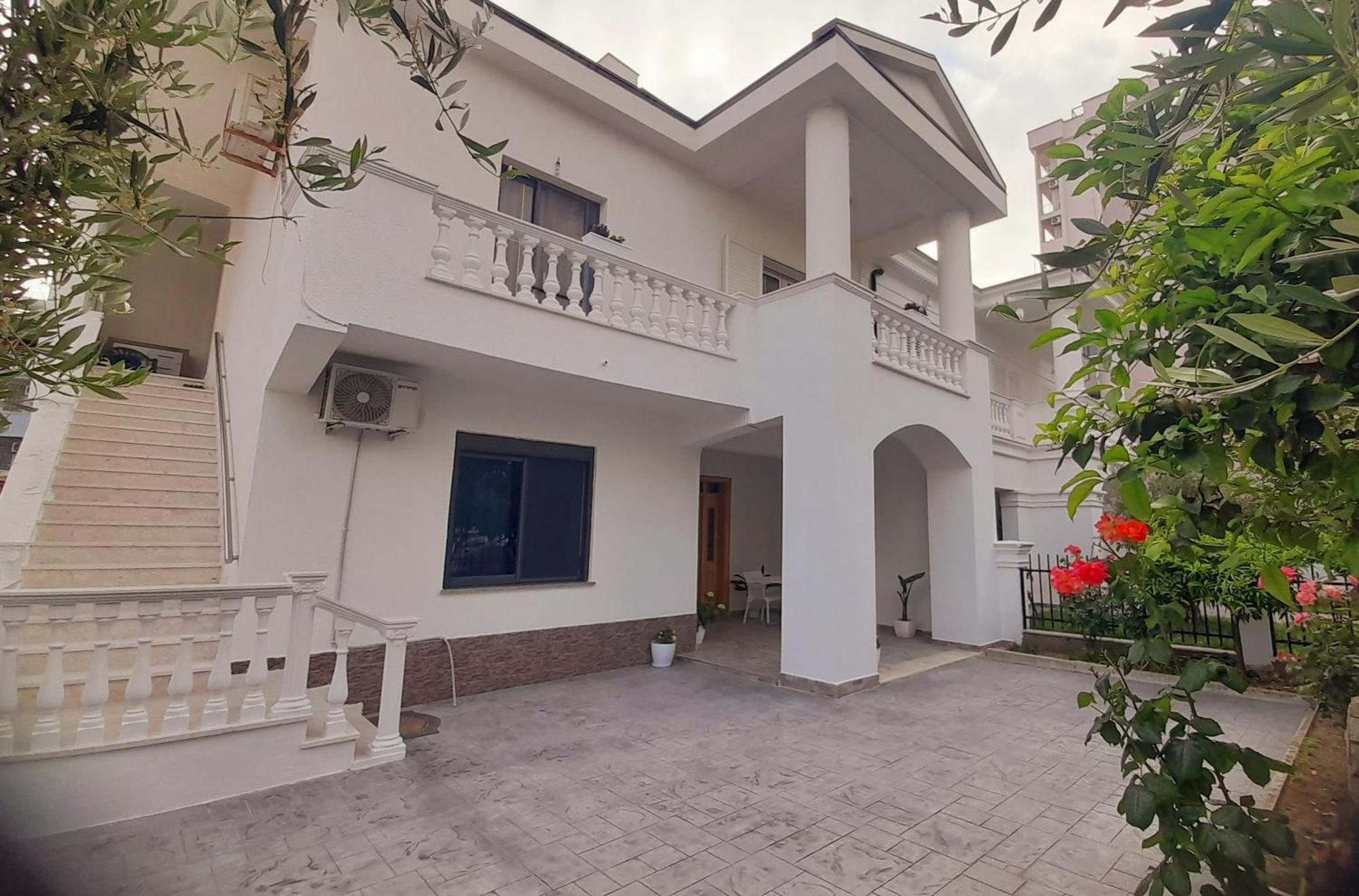 Villa Kurti ดูร์เรส ภายนอก รูปภาพ